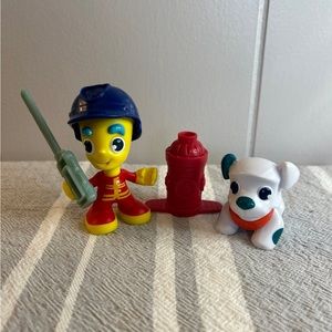 Play-Doh Town Firehouse Fireman, Dog and Fire Hydrant